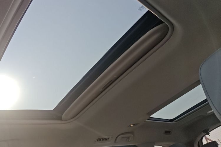 丰田 格瑞维亚 2023款 2.5L混动 尊贵PLUS版局部细节22