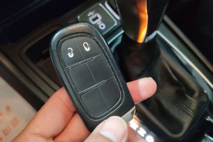 Jeep 自由光 2019款 2.0T 两驱智享版 国V中控内饰11