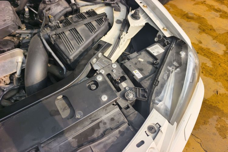 宝马X3(进口) 2013款 改款 xDrive20i 豪华型机舱底盘26