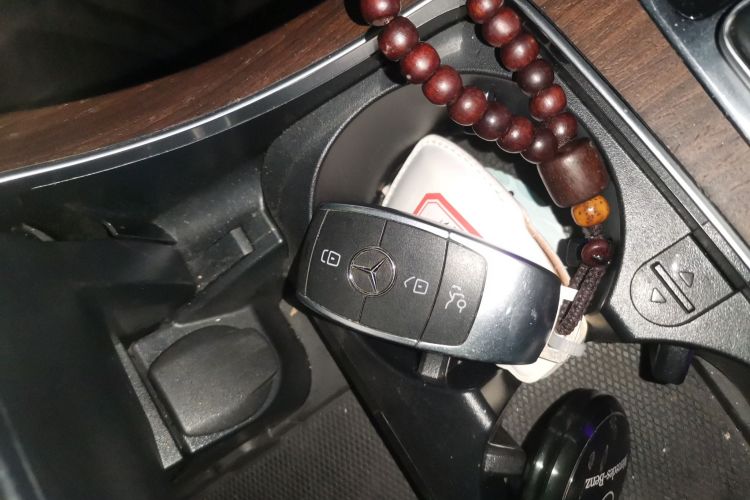 奔驰GLC 2020款 GLC 300 L 4MATIC 豪华型中控内饰7001