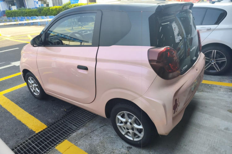 荣威 科莱威CLEVER 2022款 311km元气啵啵版车身外观4