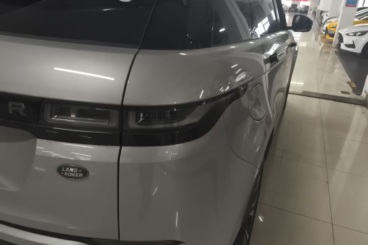 路虎 揽胜极光 2023款 极光L 249PS 豪华版车身外观9