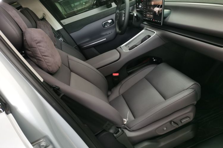 零跑汽车 零跑C16 2026款 增程 280激光雷达智尊版 6座局部细节41