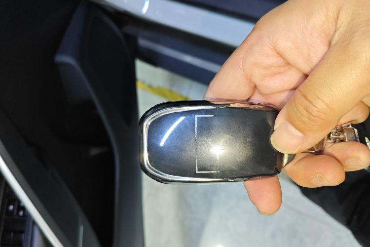 丰田 锋兰达 2023款 2.0L CVT领先版中控内饰7001