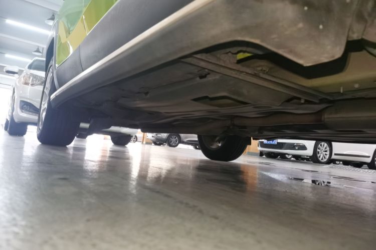 Jeep 自由侠 2017款  180T 自动劲能版局部细节9001