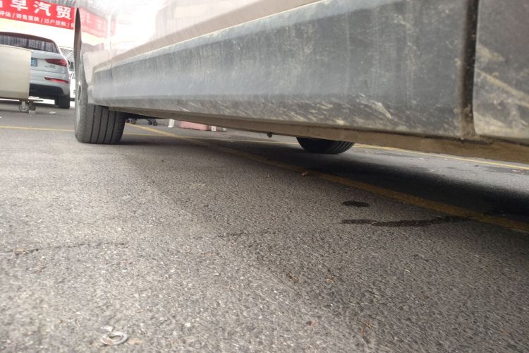 上汽大通MAXUS 大通G70 2024款 2.0T 自动旗舰版 7座局部细节9001