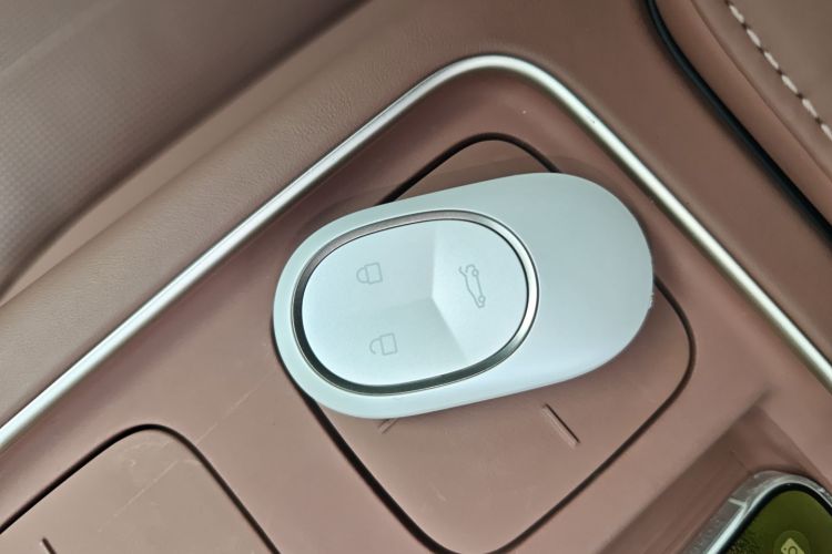 蔚来ES8 2024款 75kWh中控内饰11