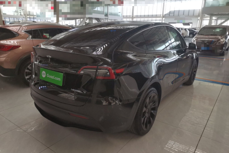 特斯拉 Model Y 2021款 长续航全轮驱动版 3D7车身外观7