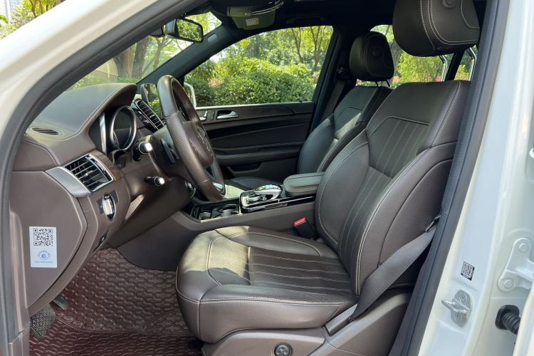 奔驰GLE 2017款 GLE 400 4MATIC中控内饰19