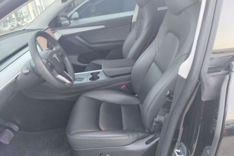 特斯拉 Model Y 2023款 后轮驱动版中控内饰19