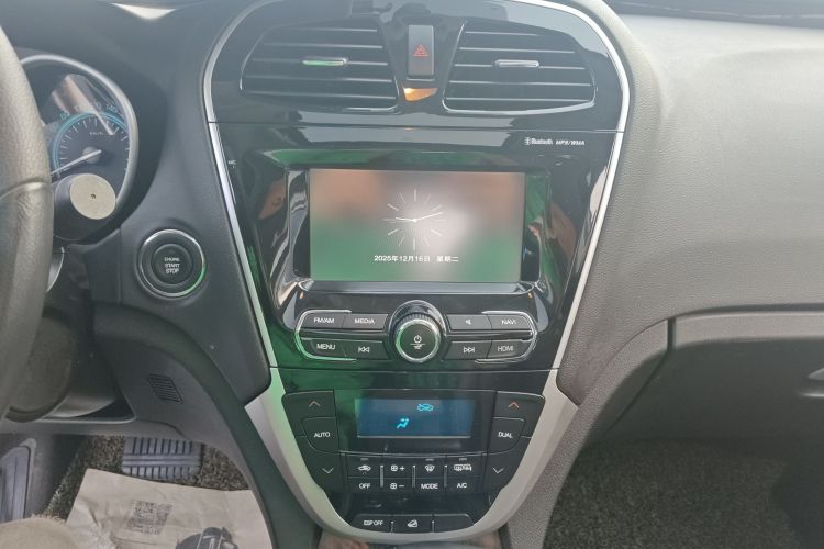 广汽传祺 传祺GS5 Super 2016款 1.8T 自动两驱周年纪念版中控内饰16