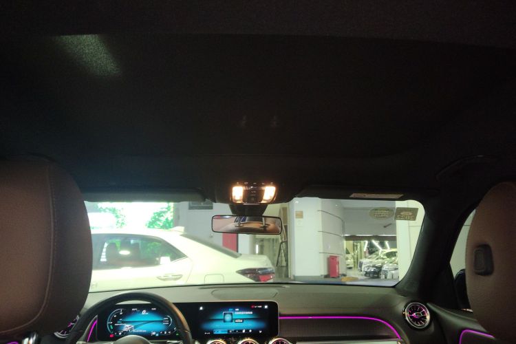 奔驰GLB 2020款 改款 GLB 200 动感型中控内饰22