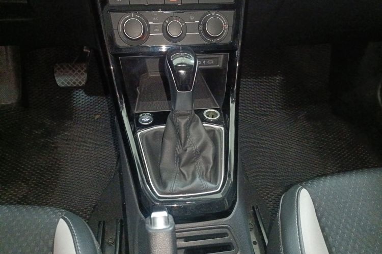 大众 探影 2021款 200TSI DSG 悦智联版中控内饰18