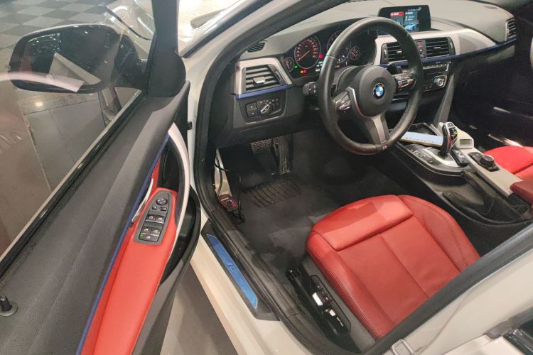 宝马3系 2019款 320i M运动套装中控内饰7003