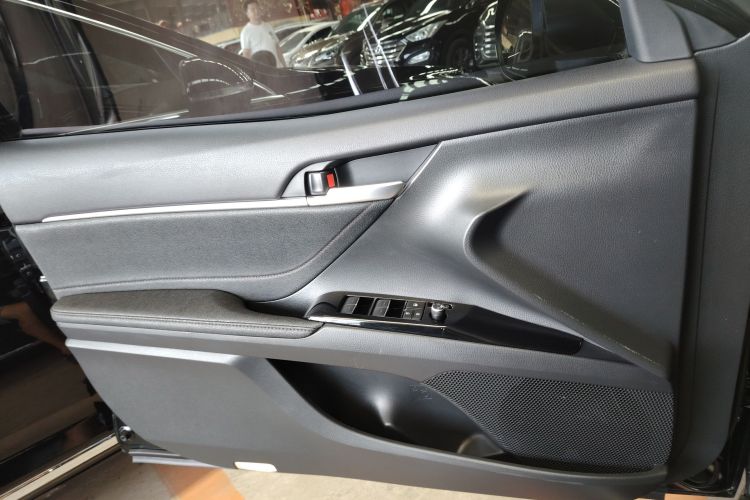 丰田 凯美瑞 2023款 双擎 2.5HG 豪华版中控内饰47