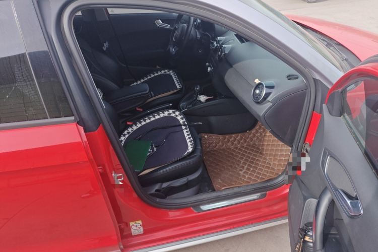 奥迪A1 2016款 30 TFSI Sportback Design风尚版局部细节9005