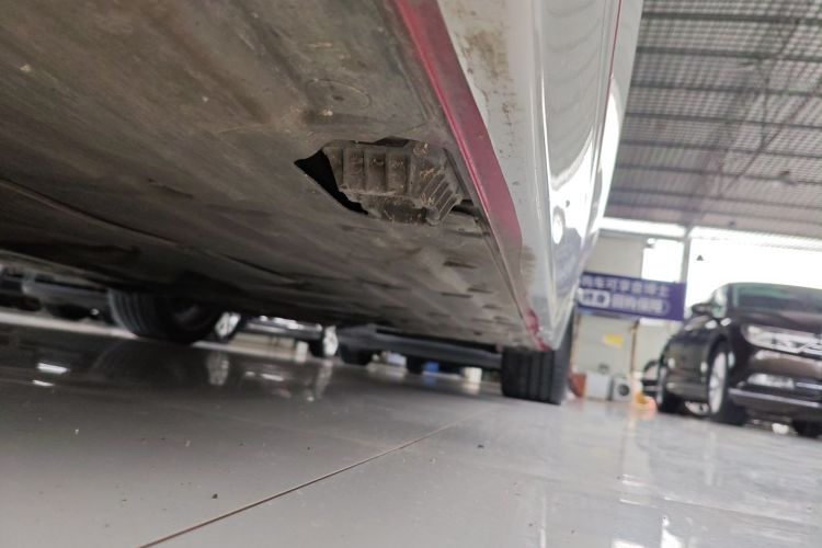 宝马3系 2018款 320Li 时尚型局部细节9002