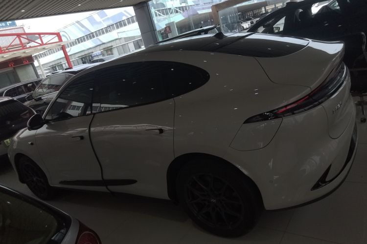 智己汽车 智己LS6 2025款 长续航灵蜥智享版车身外观4