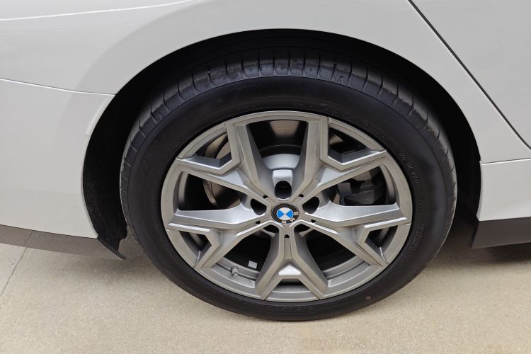 宝马i3 2025款 eDrive 35 L车身外观6008