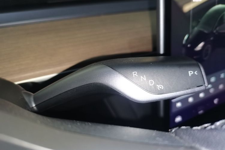 特斯拉 Model Y 2021款 标准续航后驱版局部细节18