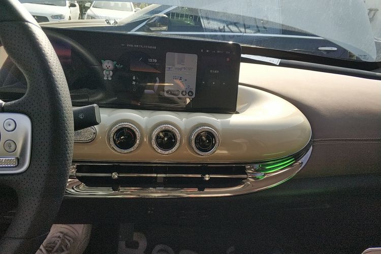 五菱汽车 五菱缤果 2023款 410km 灵犀尊享款中控内饰16