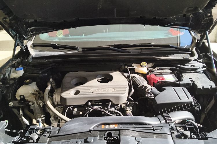 福特 蒙迪欧 2023款 EcoBoost 180 舒雅型局部细节24