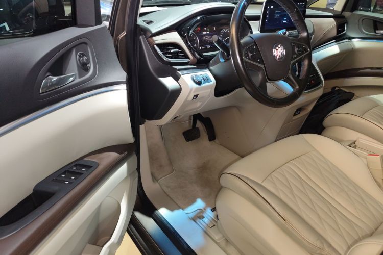 别克GL8 2022款 陆上公务舱 652T 豪华型中控内饰7003