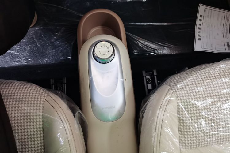 五菱汽车 宏光MINIEV 2025款 四门版 进阶款中控内饰18