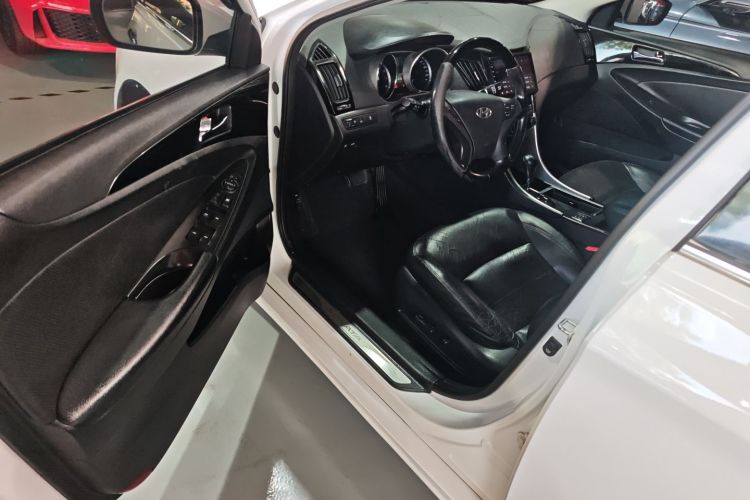 现代 索纳塔 2014款 2.4L 自动豪华版 国IV中控内饰20