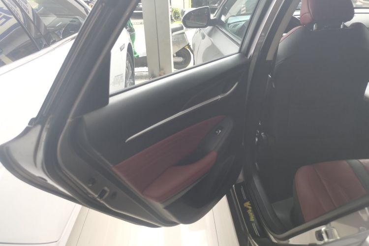 长安 逸动 2021款 PLUS 蓝鲸NE 1.4T GDI DCT尊贵型中控内饰49