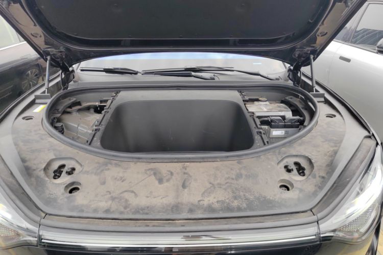 鸿蒙智行 问界M9 2024款 纯电 Ultra版 100kWh 5座版机舱底盘24