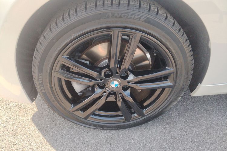 宝马1系 2022款 125i M运动曜夜版车身外观6001