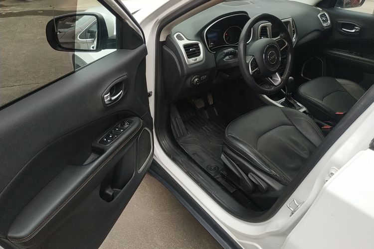 Jeep 指南者 2017款 200T 自动家享版中控内饰20