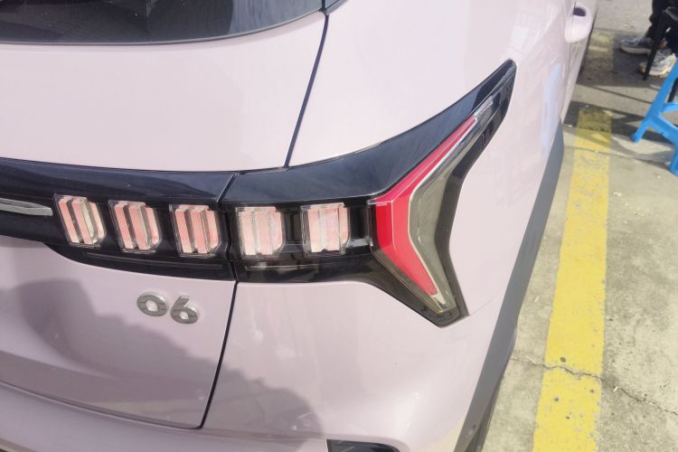 领克06 2023款 Remix 1.5T Shero车身外观9