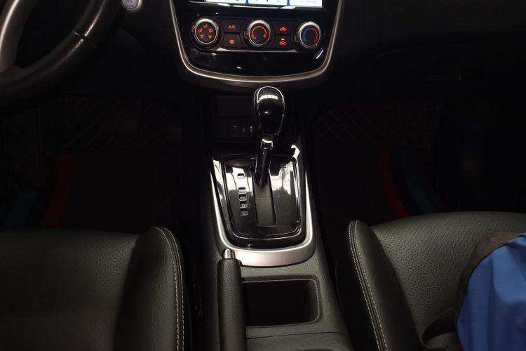 日产 骐达TIIDA 2021款 1.6L CVT智行版中控内饰18
