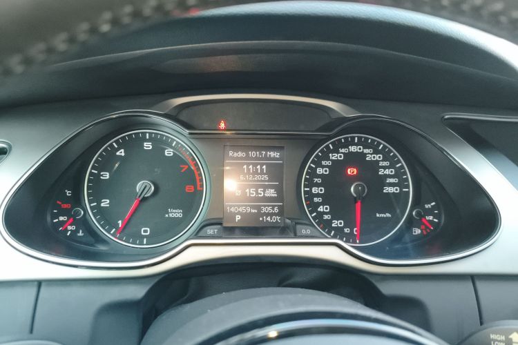 奥迪A4L 2016款 45 TFSI quattro个性运动型局部细节14