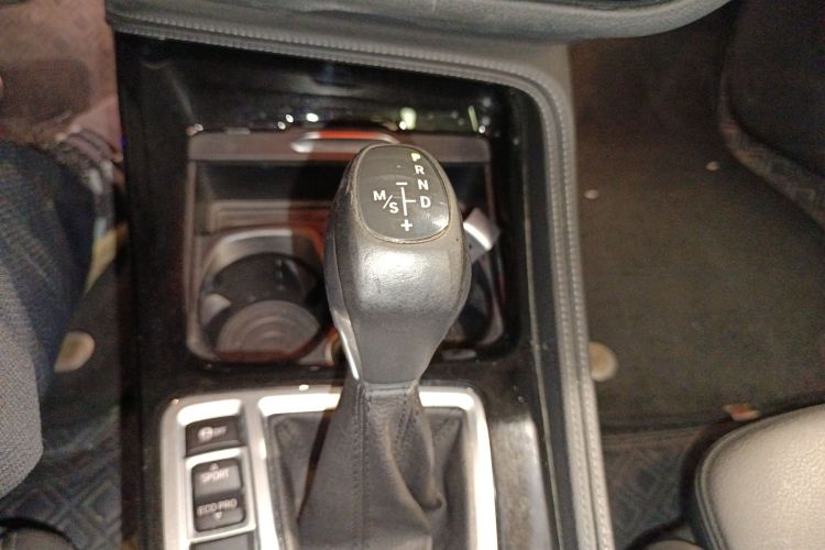 宝马1系 2018款 118i 运动型中控内饰18