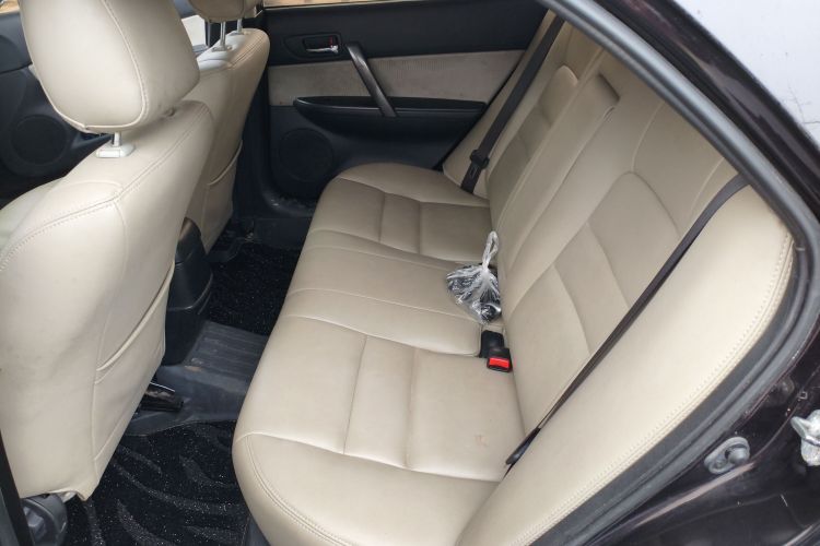 马自达6 2013款 2.0L 自动时尚型中控内饰7004