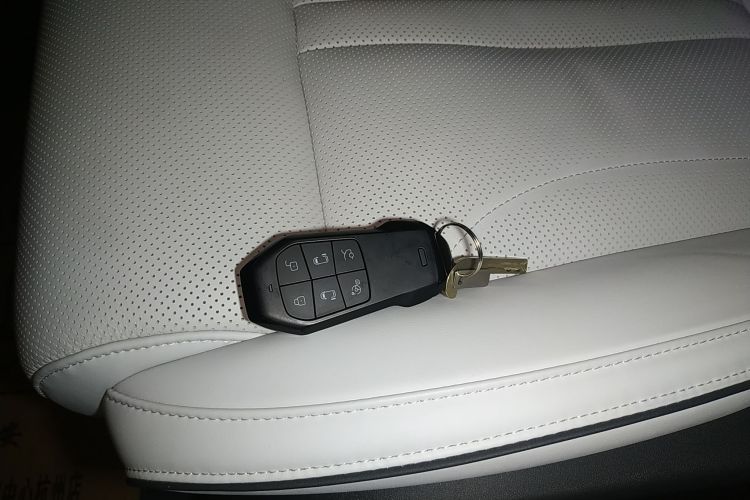 小鹏X9 2025款 740超长续航 Max中控内饰7001