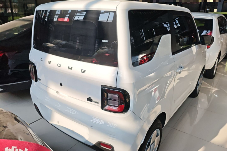吉利银河 2023款 熊猫mini 200km 耐力熊车身外观7