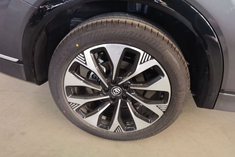 长安CS75 PLUS 2025款 第四代 UItra 2.0T 新蓝鲸 智慧劲擎型车身外观6008