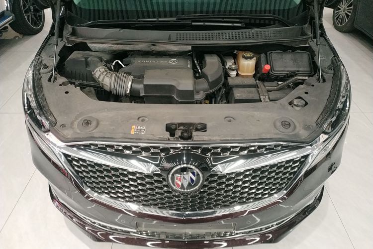 别克GL8 2021款 Avenir艾维亚 七座亲礼版机舱底盘24