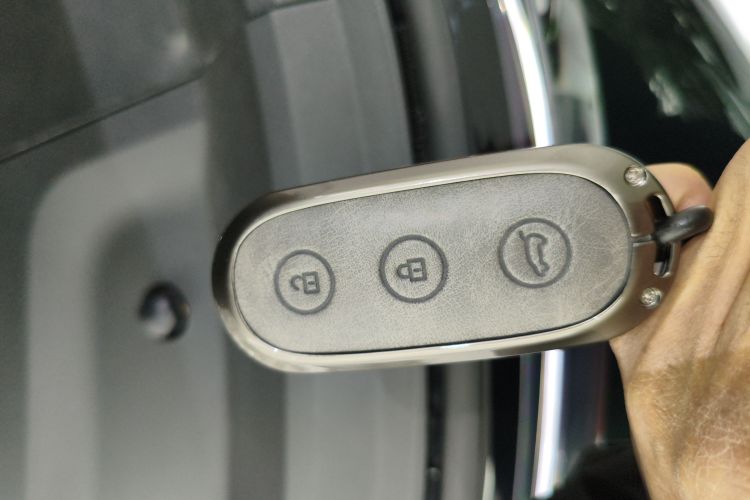 理想汽车 理想L9 2022款 Max中控内饰11