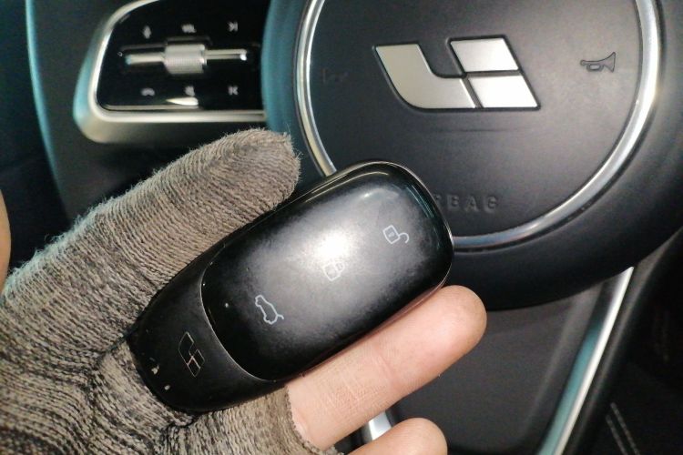 理想汽车 理想ONE 2020款 增程6座版中控内饰11