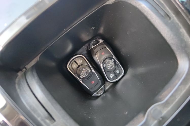 别克 君威 2019款 20T 精英型 国VI中控内饰7001