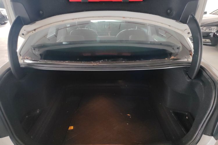 宝马1系 2019款 118i 时尚型中控内饰23