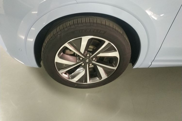 理想汽车 理想ONE 2021款 增程6座版车身外观6007