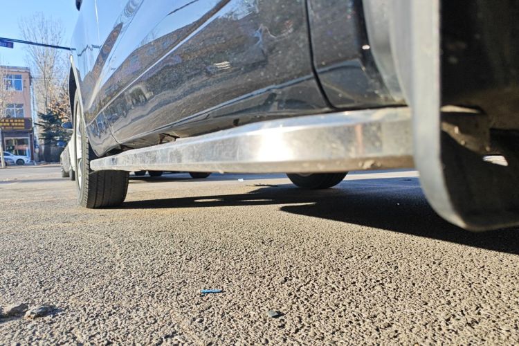 丰田 汉兰达 2018款 2.0T 两驱尊贵版 7座 国VI局部细节9001