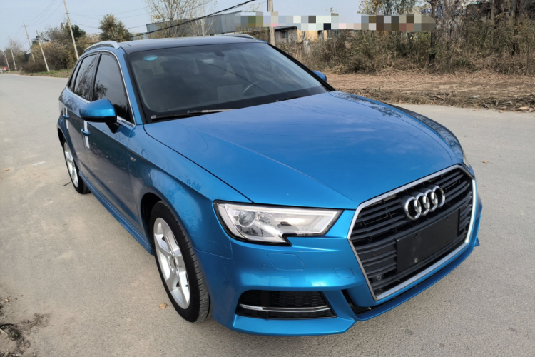 奥迪A3 2018款 30周年年型 Sportback 35 TFSI 时尚型车身外观3