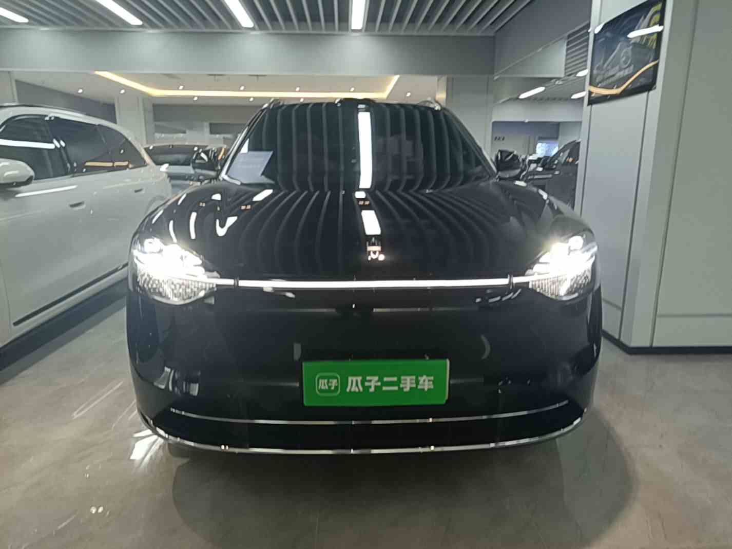 鸿蒙智行 问界M9 2025款 增程 Max版 52kWh 6座版 (192线激光雷达）(1)